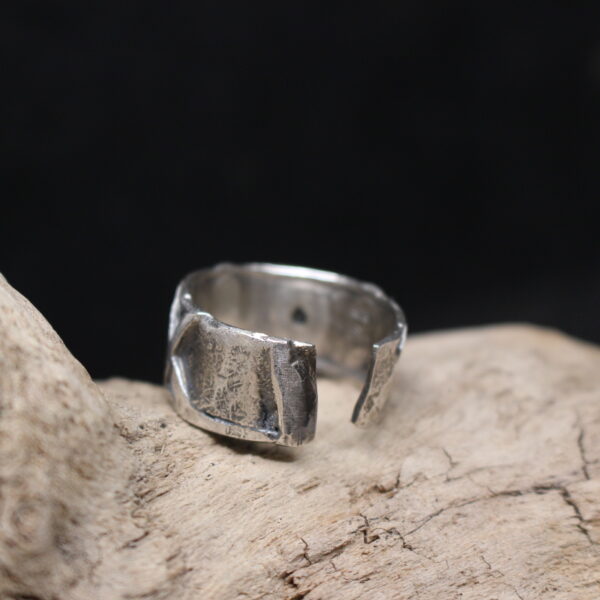 Oceans Inside- Solid Rustic Fine Silver Ring (Labradorite Gemstone) - Image 4