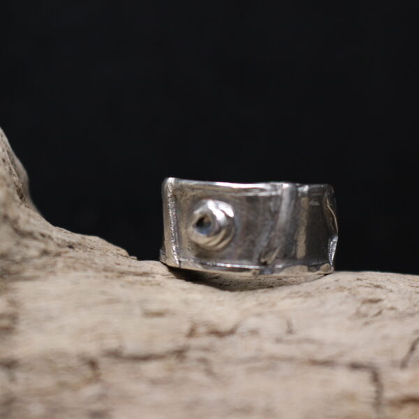 Oceans Inside- Solid Rustic Fine Silver Ring (Labradorite Gemstone) - Image 8